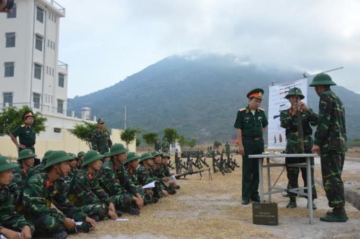 Chính uỷ Quân khu 7 kiểm tra công tác huấn luyện chiến sĩ mới tại Tây Ninh 